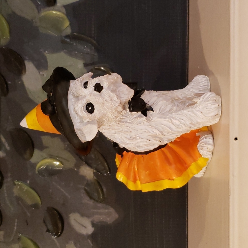 Fall resin dog in costume